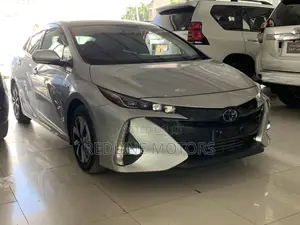 Toyota Prius Two Eco 2018 Silver