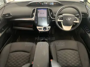 Toyota Prius Two Eco 2018 Silver