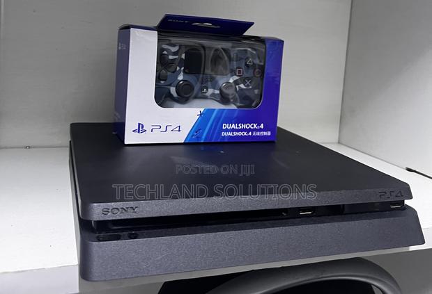 Black Chipped Ps4 Slim With 10 Games - main view