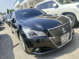 Toyota Crown 2016 Black