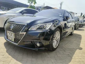 Toyota Crown 2016 Black