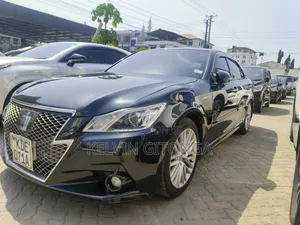 Toyota Crown 2016 Black