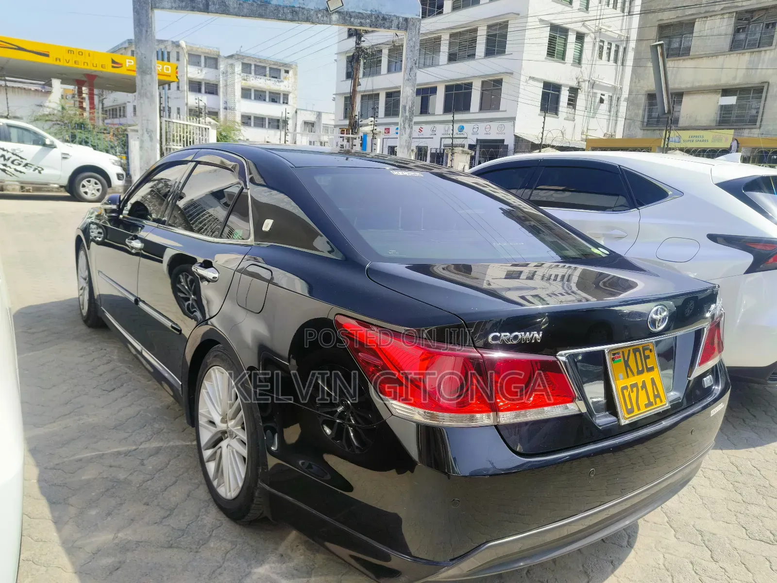 Toyota Crown 2016 Black