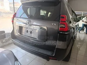 Toyota Land Cruiser Prado 2.8 2018 Gray