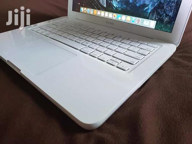 Laptop Apple MacBook 4GB Intel Core 2 Duo HDD 500GB - main view