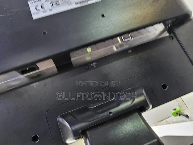 22inch TFT Monitor 1080p With Vga and Internal Speakers. - thumbnail 2