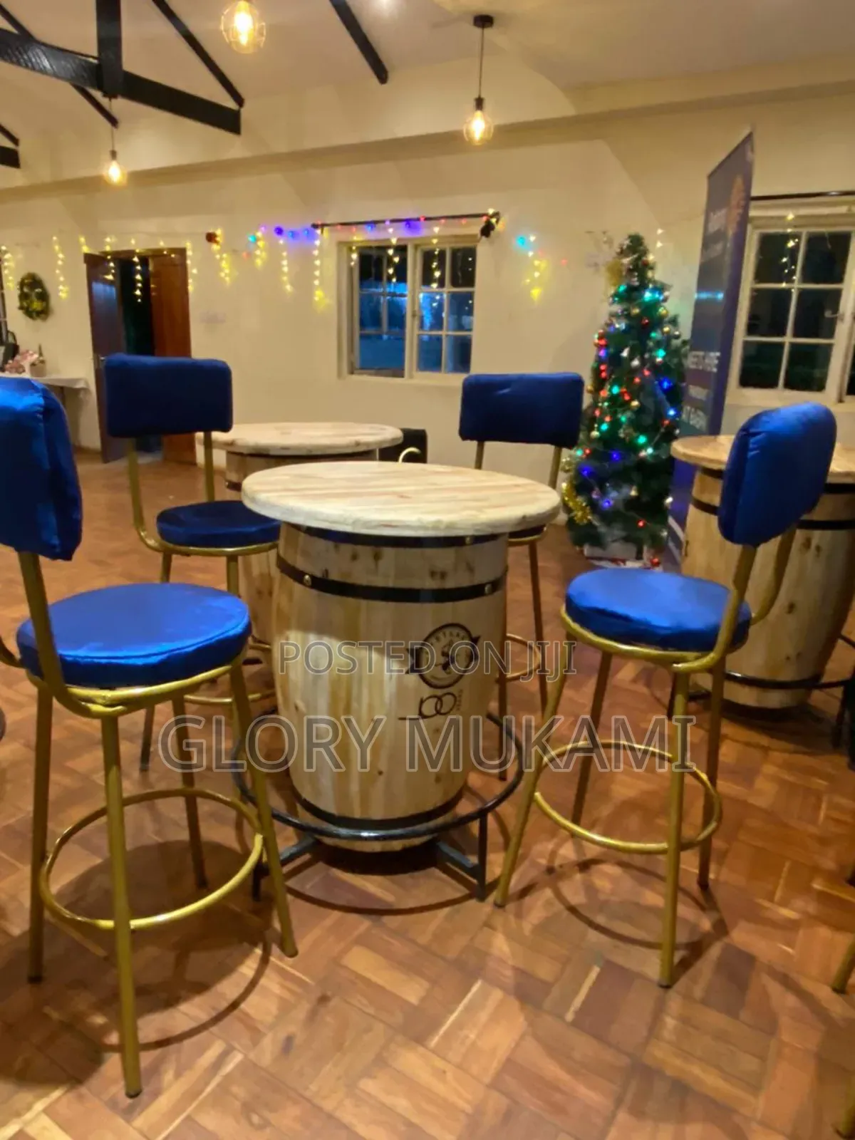 Gold Blue Sinatable Restaurant Chairs