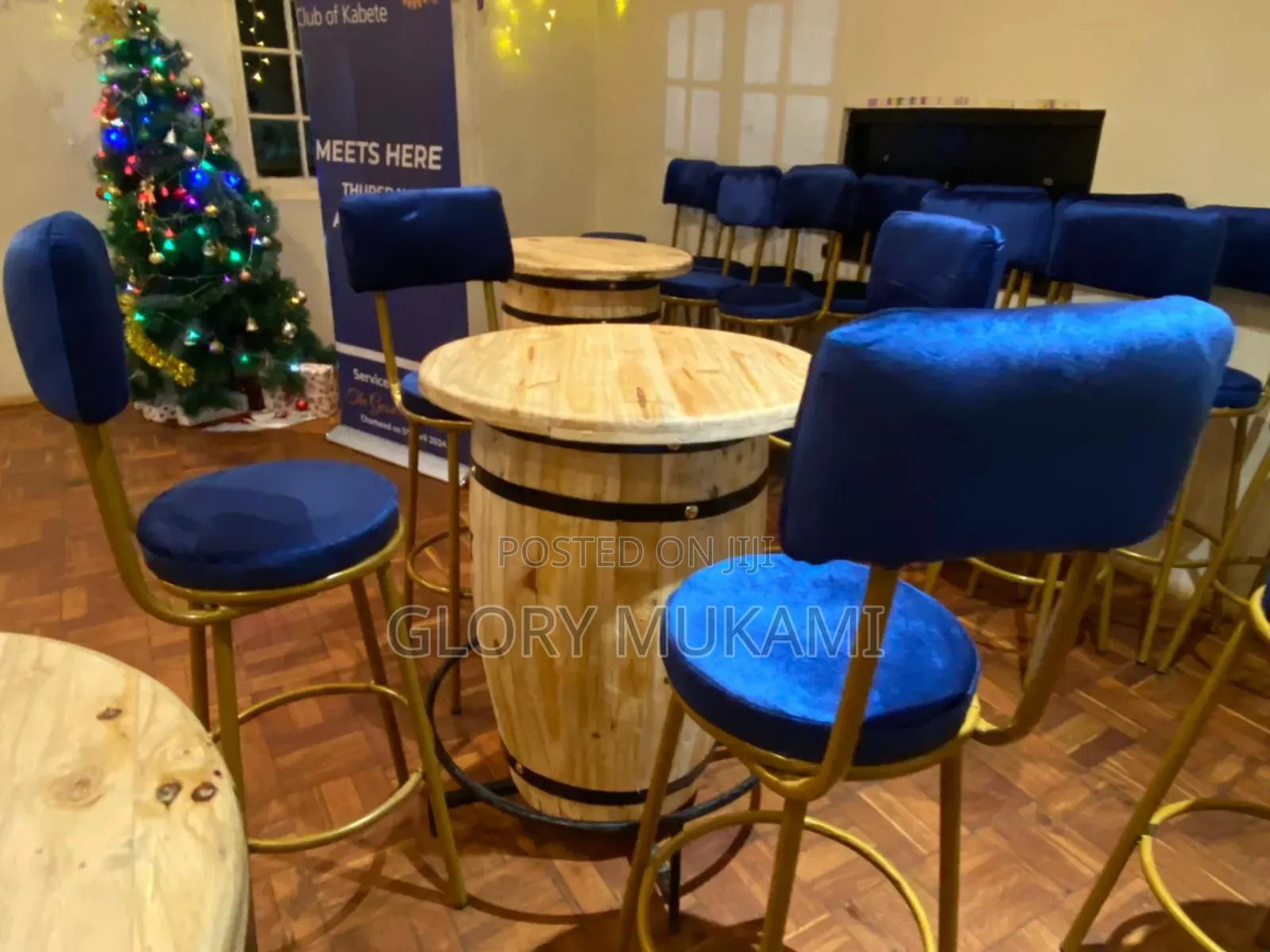 Gold Blue Sinatable Restaurant Chairs