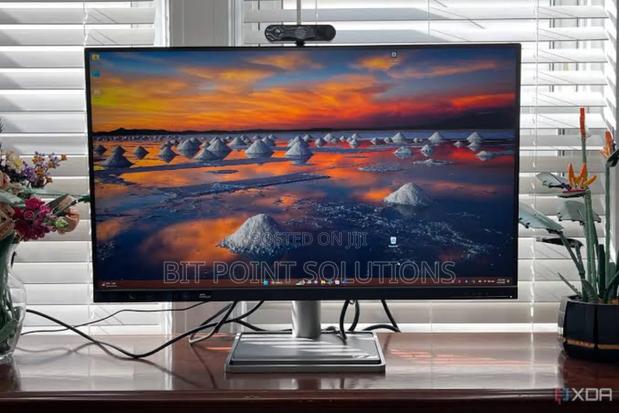 Lenovo L32p-30 31.5" UHD MONITOR + Lenovo LC50 Webcam