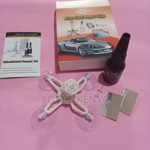 Restoration Fluid for Car Windscreen Crack
