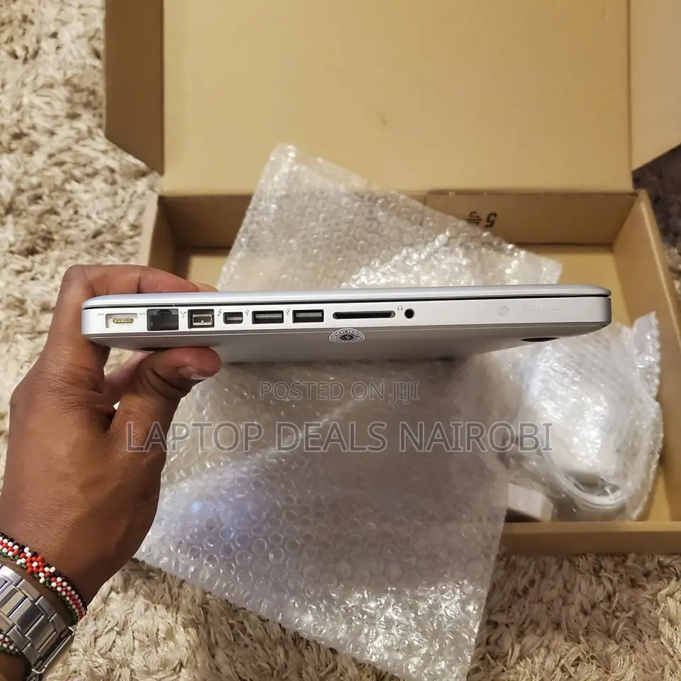 Laptop Apple MacBook Pro 8GB Intel Core i5 SSD 512GB