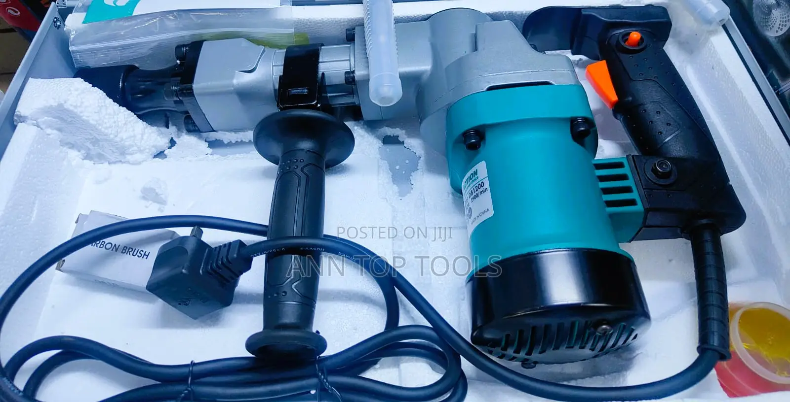 Demolition Breaker
 1200 Watts 
15 Joules
2900 RPM