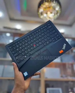 Lenovo Chromebook C330 8GB Intel Core Ultra 5 SSHD (Hybrid) 256GB