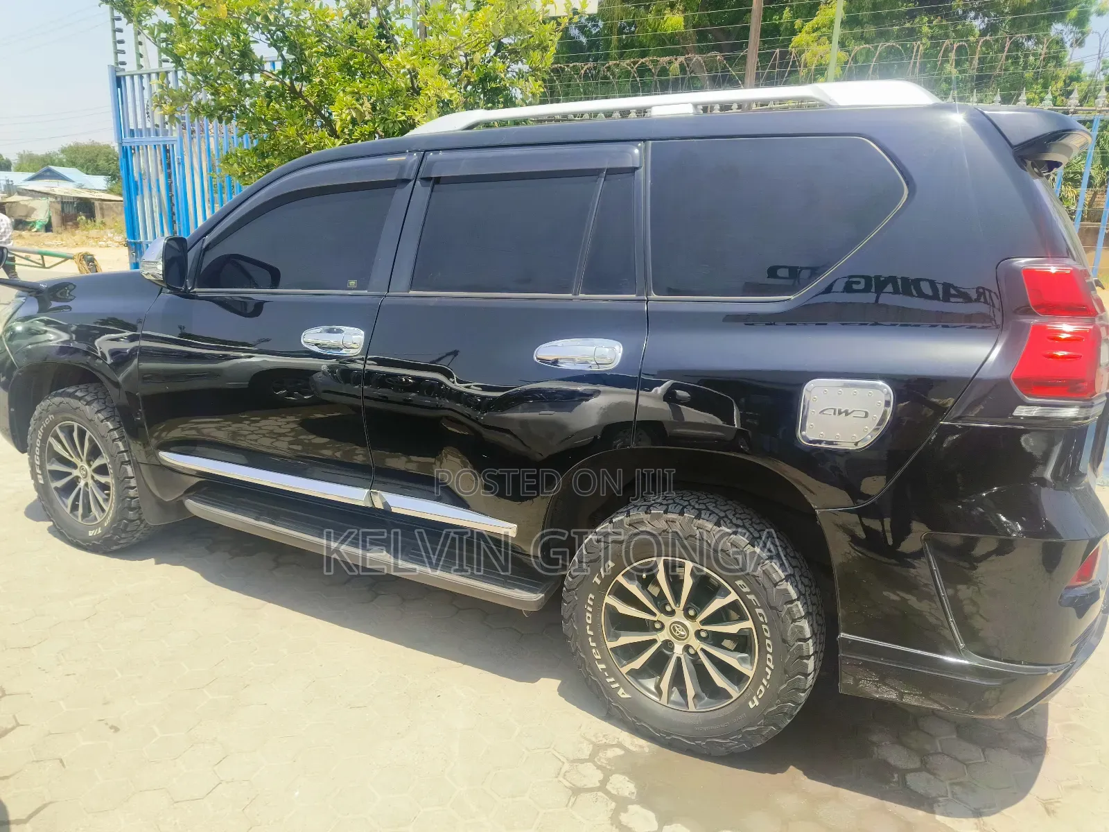 Toyota Land Cruiser Prado 2016 Black