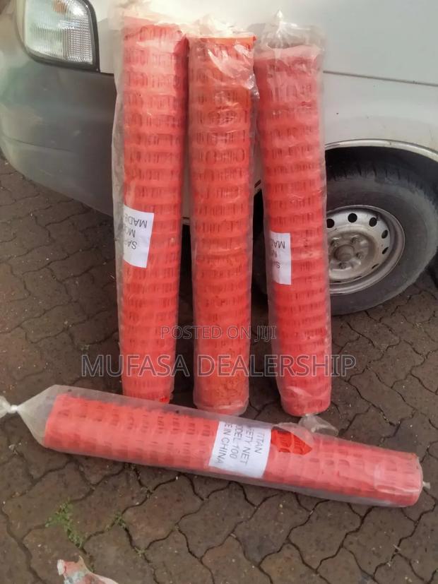 Plastic Orange Barrier Nets - thumbnail 2