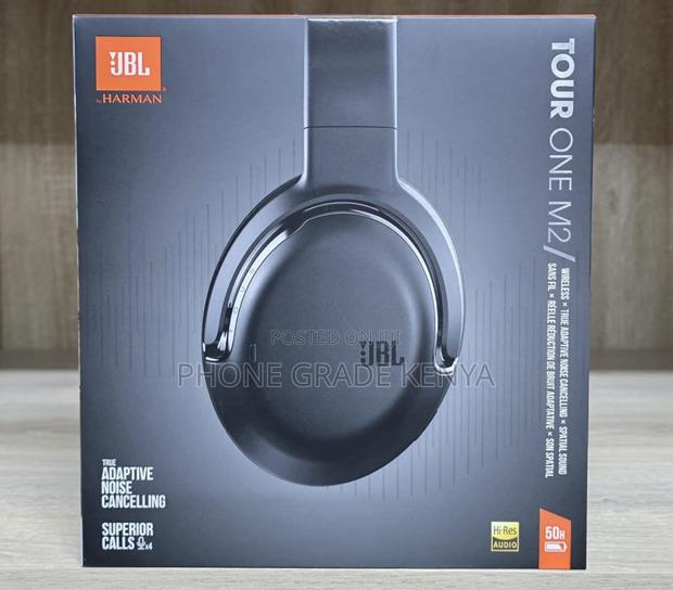 JBL Tour One M2 - main view