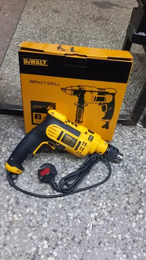 Dewalt Drill 700w