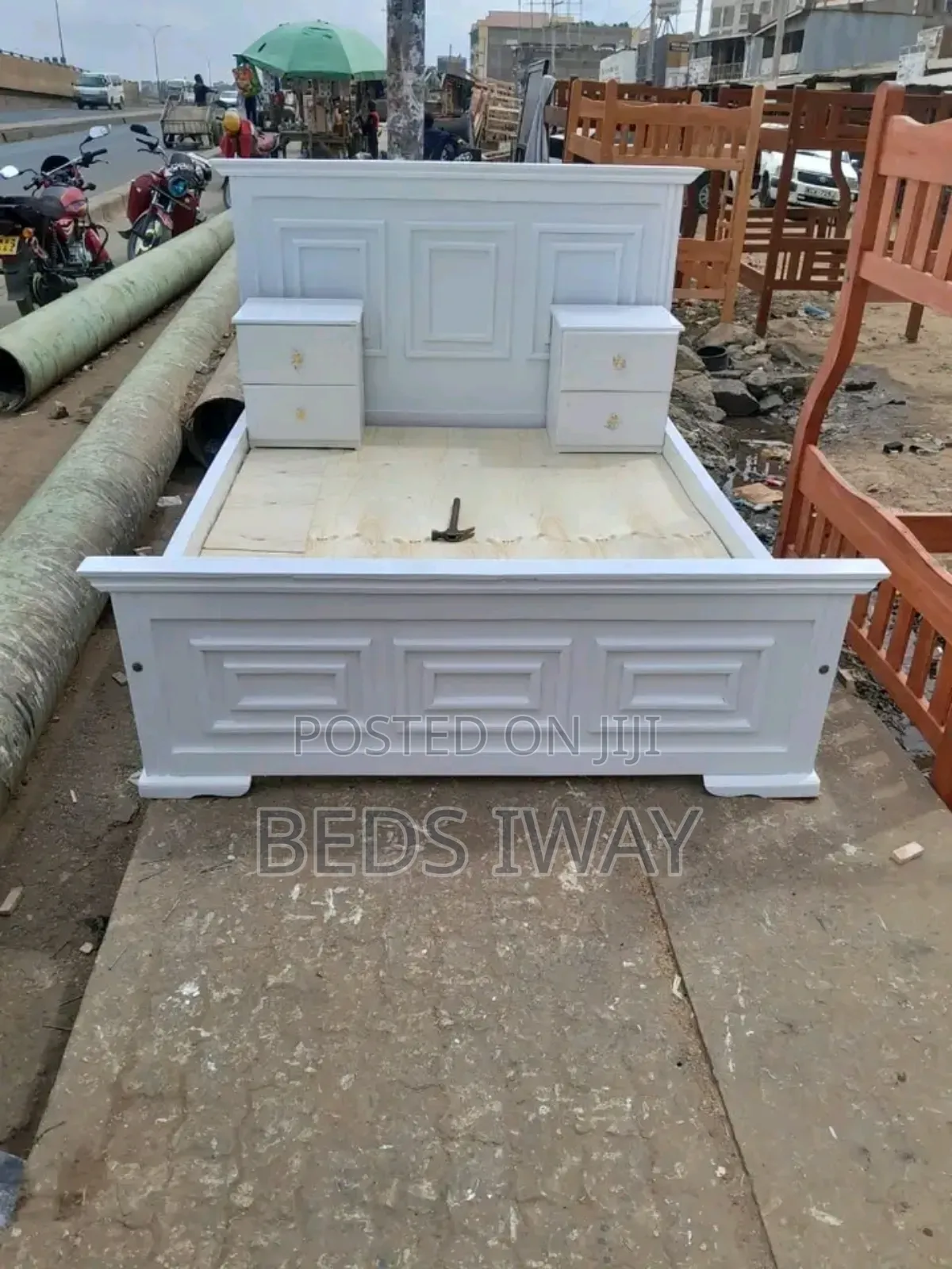 5x6 Whitish Classy Bed