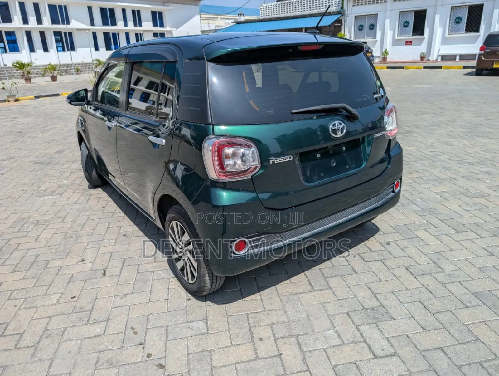 Toyota Passo 1.0 AWD 2018 Green