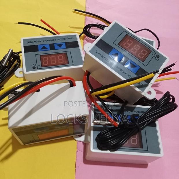 Incubator Temperature Controller - main view