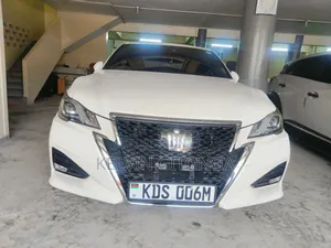 Toyota Crown 2018 White