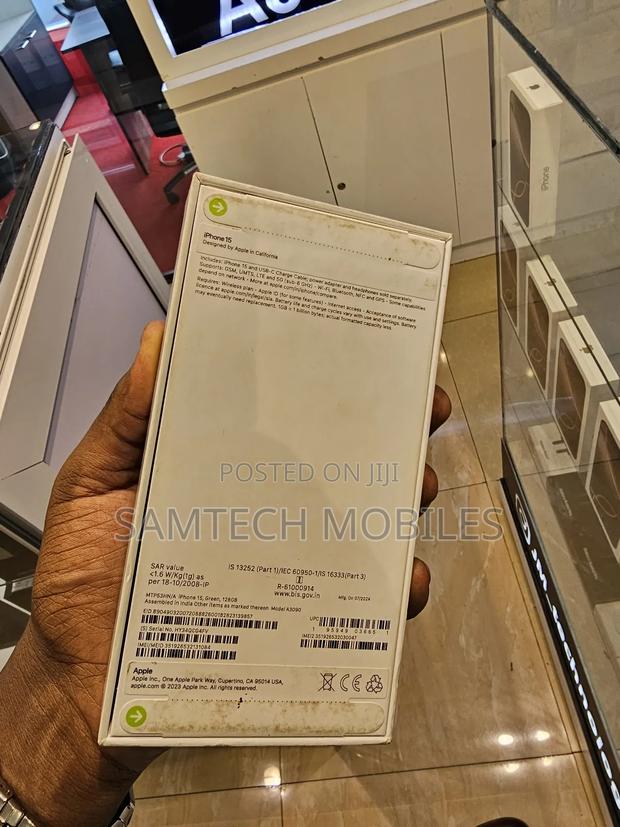 New Apple iPhone 15 256 GB Rose Gold - thumbnail 3