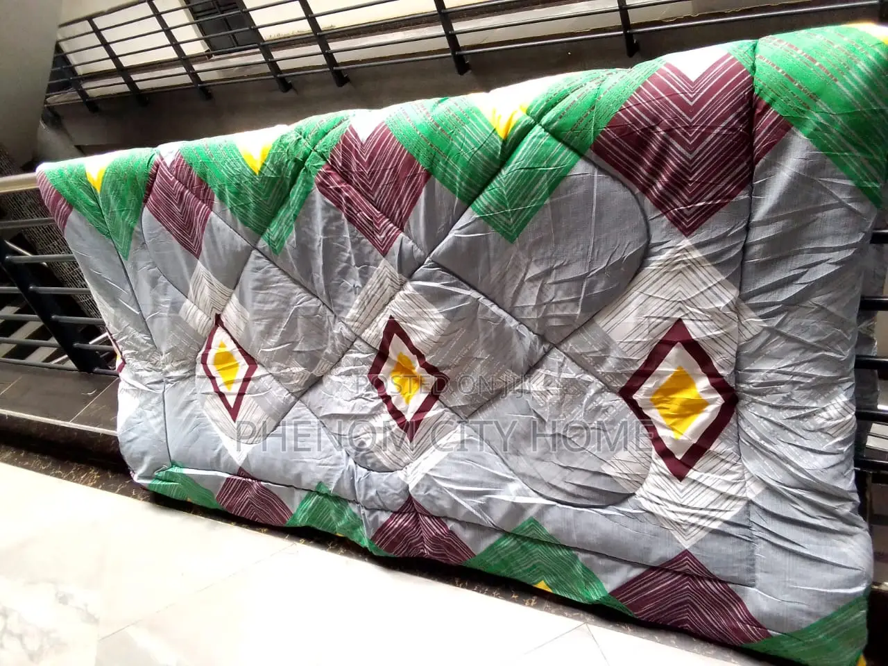 Queen Size Bed Duvet Set Available