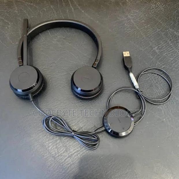 Jabra Evolve 30 II UC Stereo
Wired
Headset ^°Usb Headphones - main view