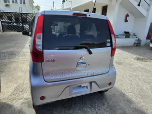 Mitsubishi EK Wagon 660 FWD 2017 Silver