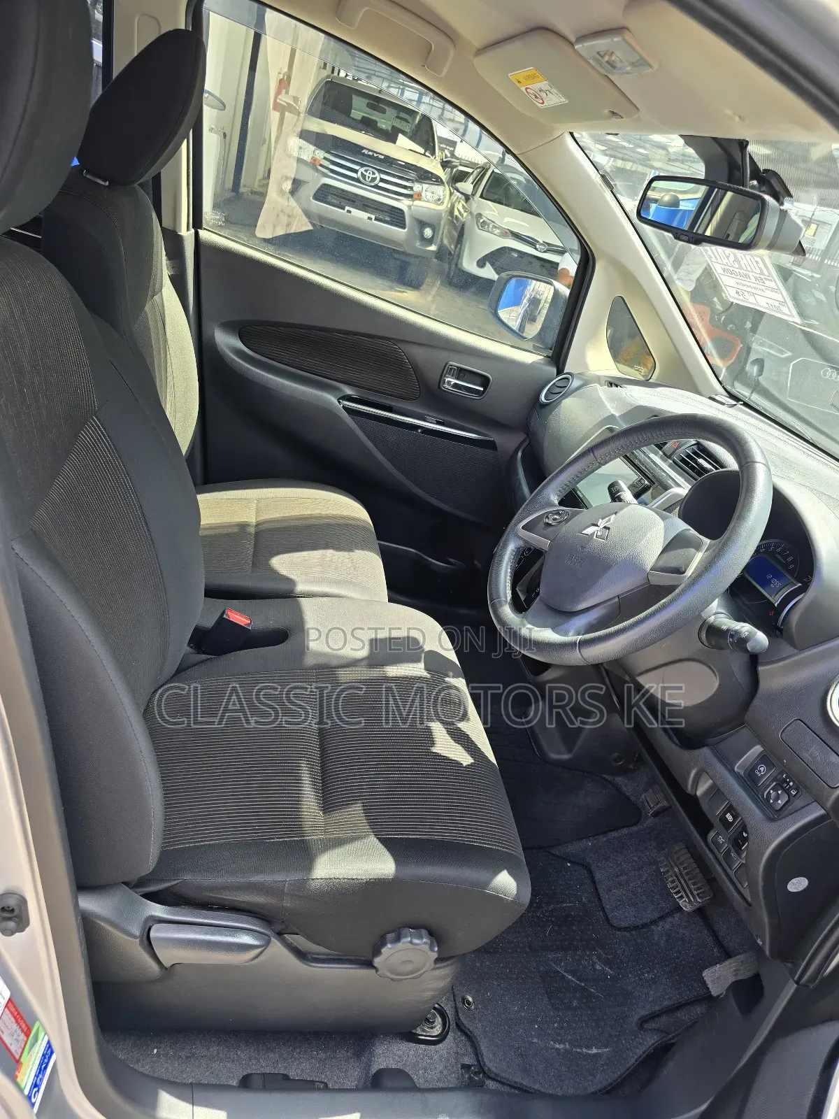 Mitsubishi EK Wagon 660 FWD 2017 Silver