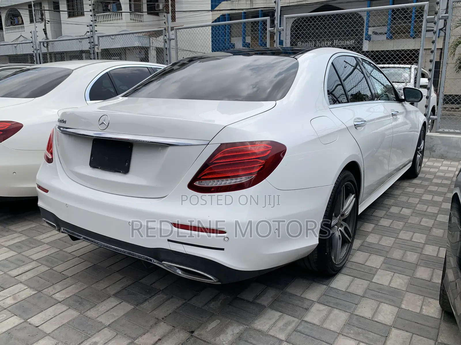 Mercedes-Benz E220 2017 Off white