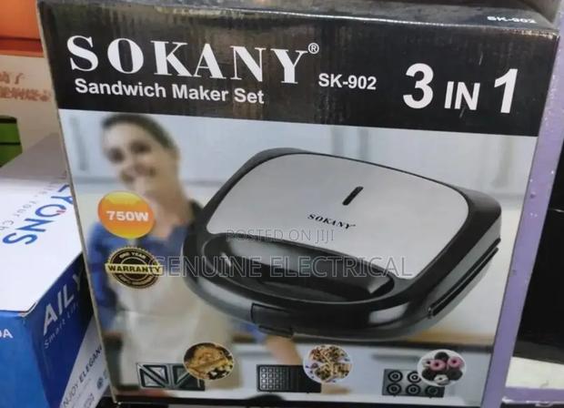 Band New 3 in 1 Sokany Sandwich Maker