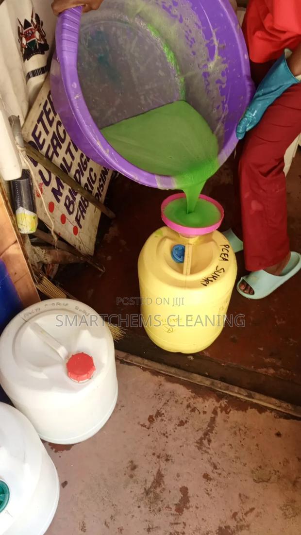 Multipurpose Disinfected Floor Soap - thumbnail 2