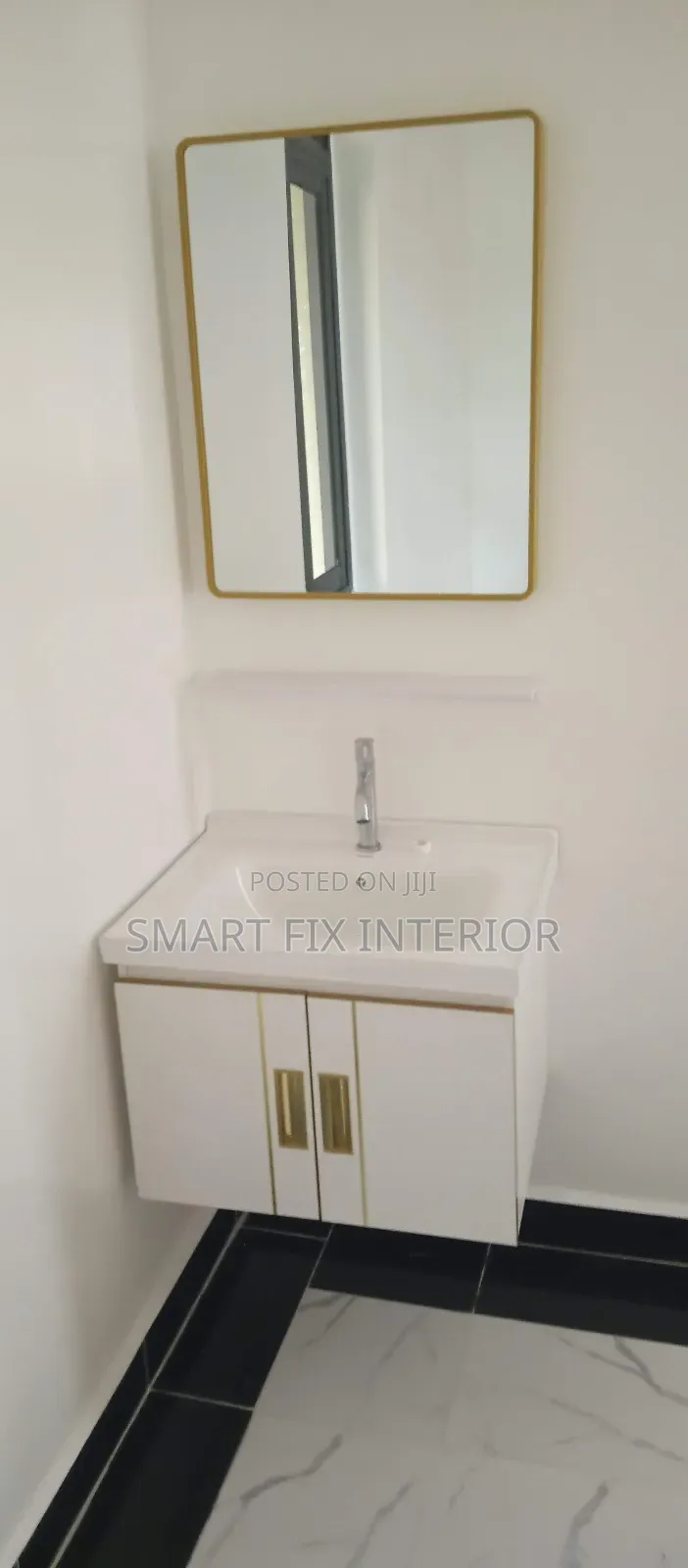 Vanity and Hand Washing Area/Home Décor