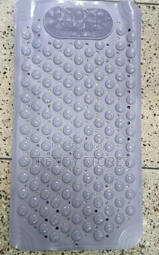 Grey Antislip Mat With Footscrub - main view