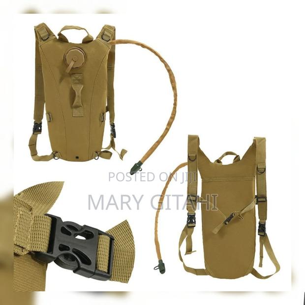 Simple 2 in 1 Hydration Backpack - thumbnail 3