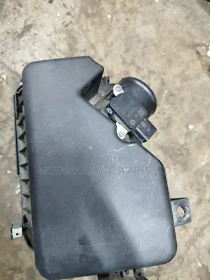 Nissan Serena C26 Air Cleaner Housing