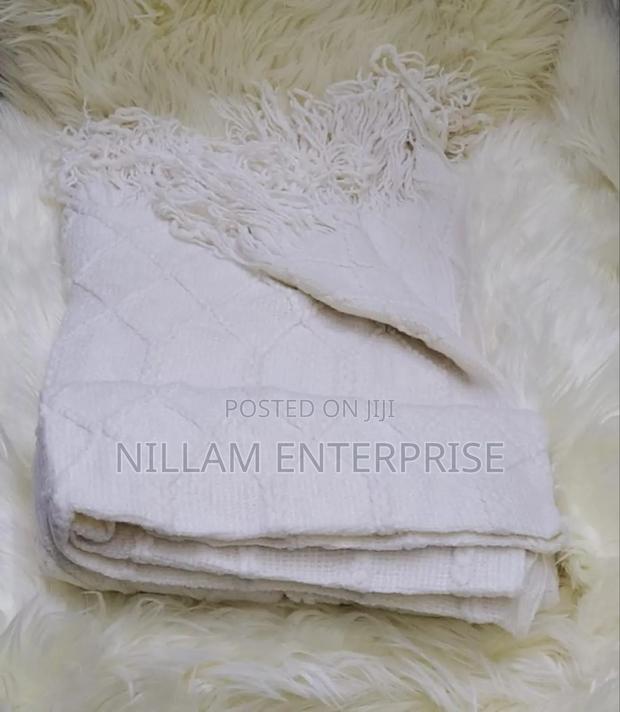 Throw Blanket - Knitted* - thumbnail 2