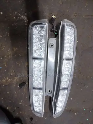 Toyota ISIS Tail Lights
