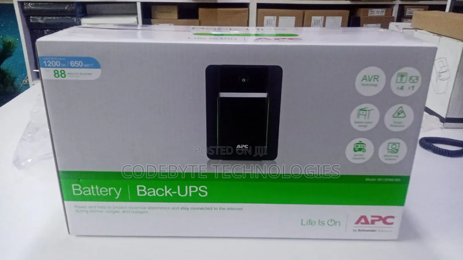 APC Back-Ups 1200va, 230V, Avr, Iec Sockets