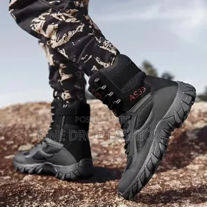Men's Combat Boots 689