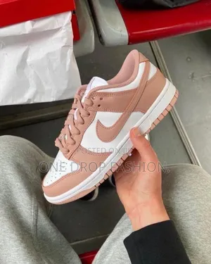 Rose Whisper Sneakers Io977