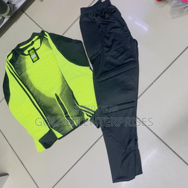 Green Goalkeeper Jersey Set - thumbnail 3