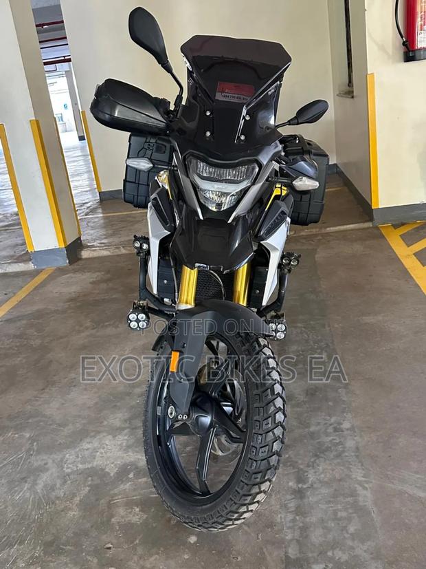 BMW 2022 Black - thumbnail 4