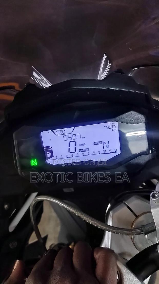 BMW 2022 Black - thumbnail 6