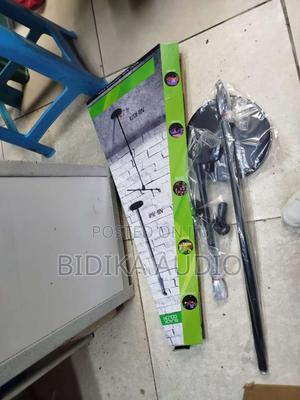 Black Round Base Microphone Stand - thumbnail 2