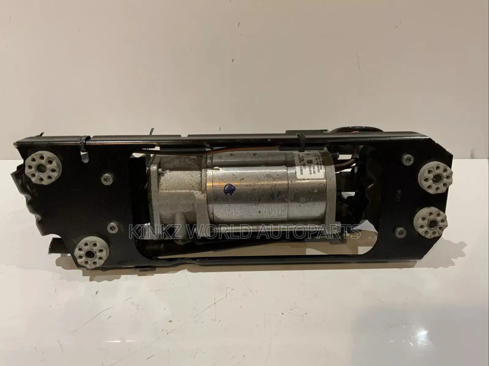 BMW Suspension Air Compressor 37206875176 7 Series 5 Serie
