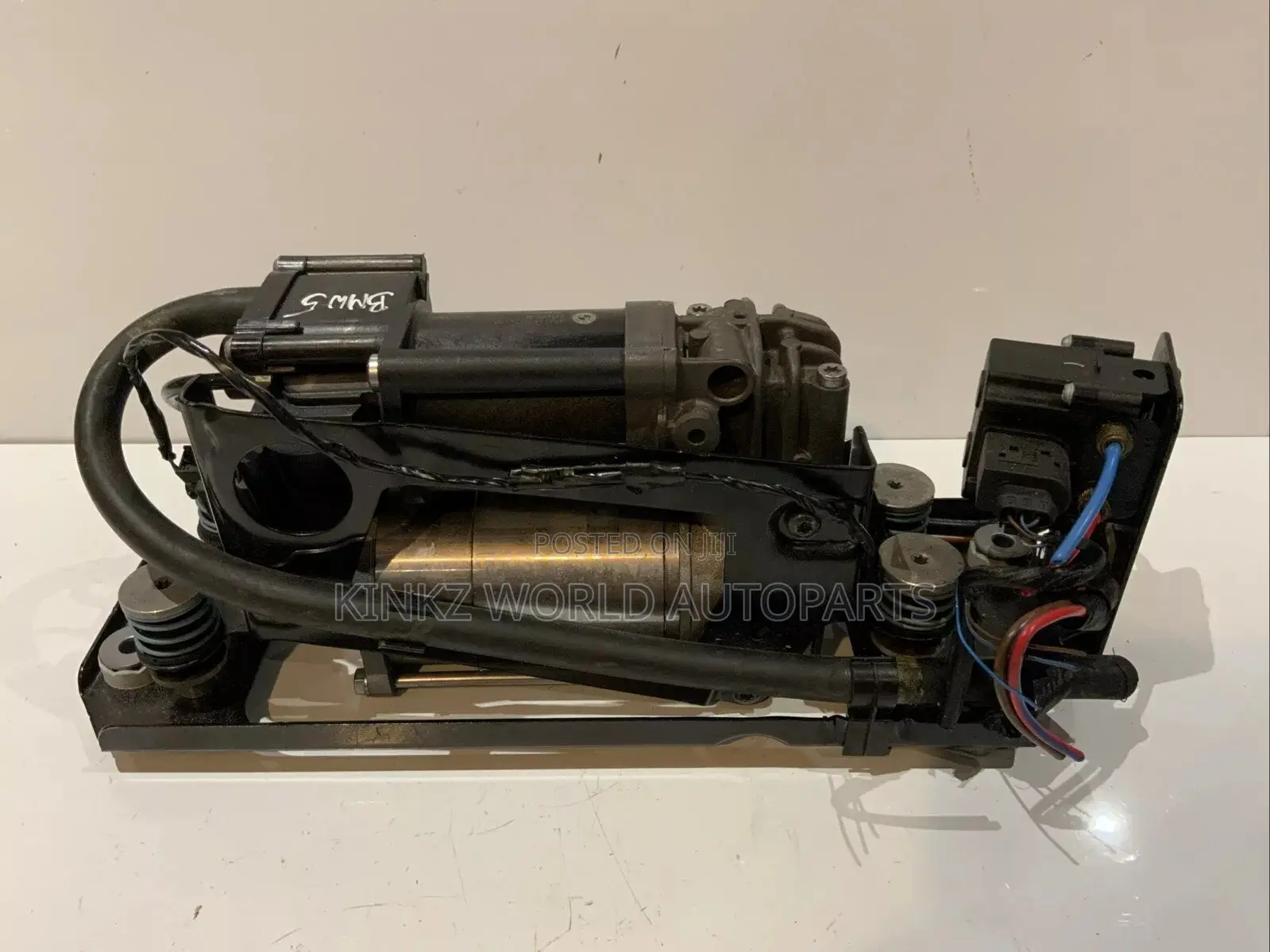 BMW Suspension Air Compressor 37206875176 7 Series 5 Serie