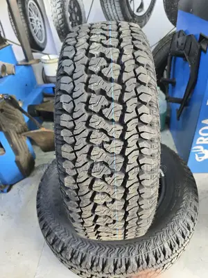 215/65r16 Kumho All Terrain a/T Tire