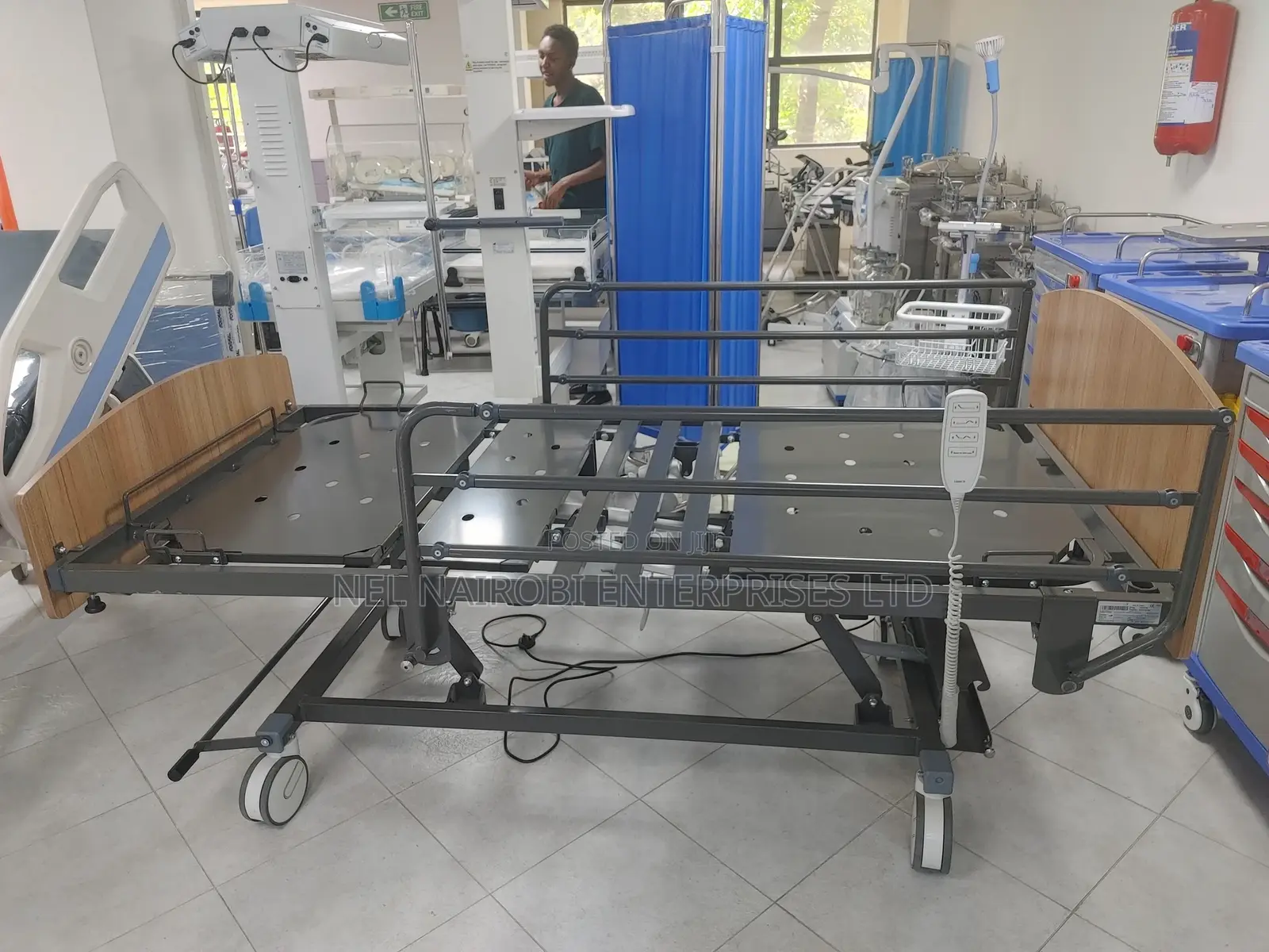 3 Motors Hospital Bed, Kingsize Nitro Hb) 7250